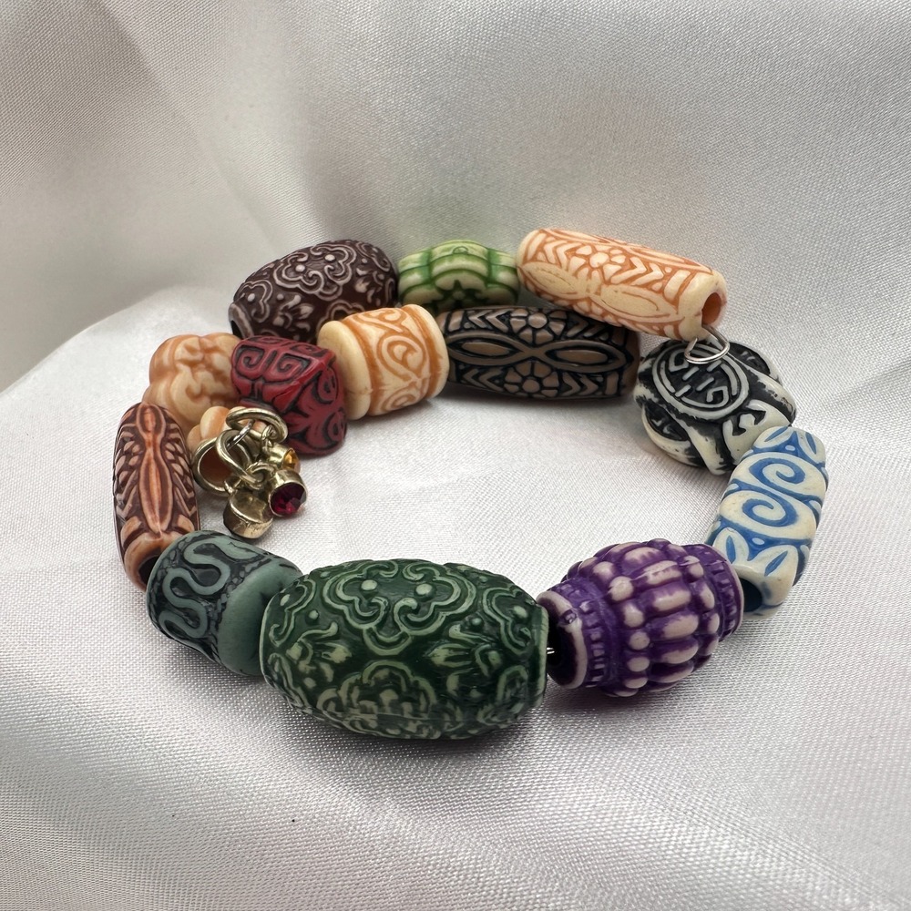 Vintage Y2K Gold Tone Charm Carved Beaded Stretch Statement Bracelet Jewelry